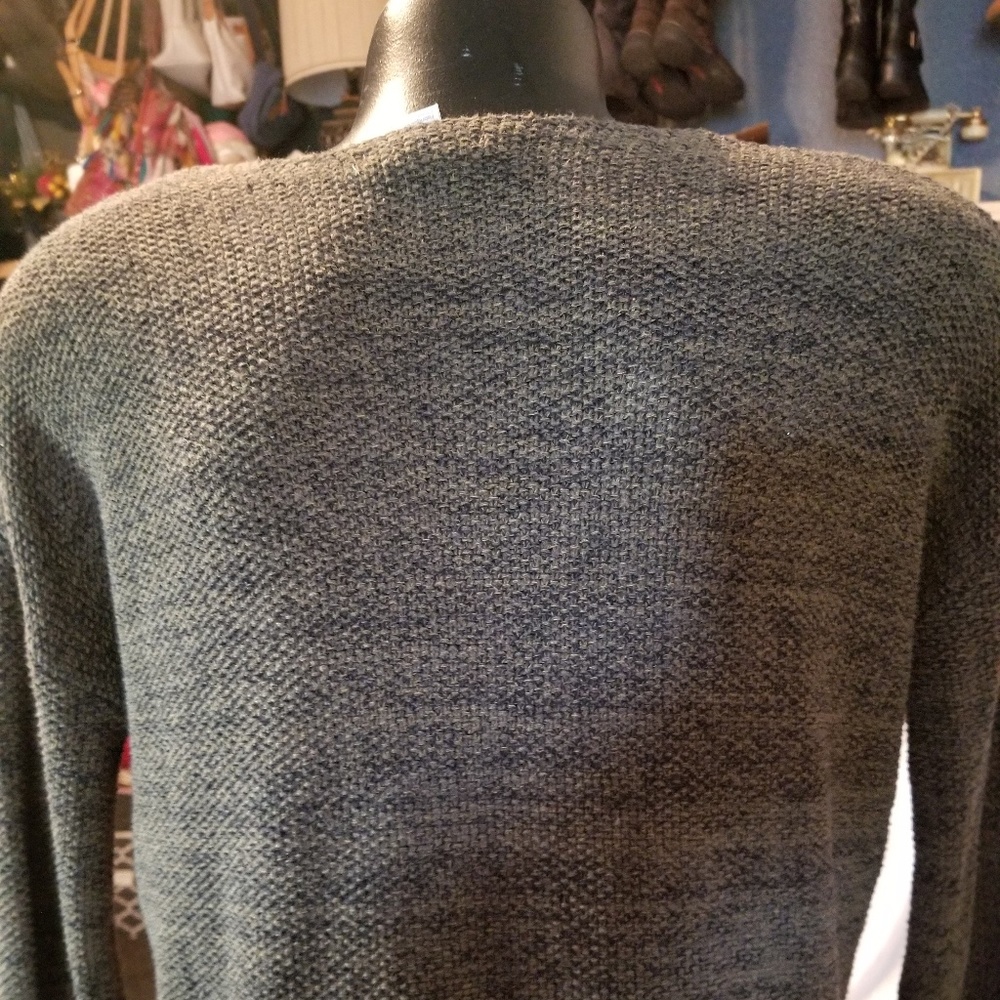 Sweater - Picture 4 of 4